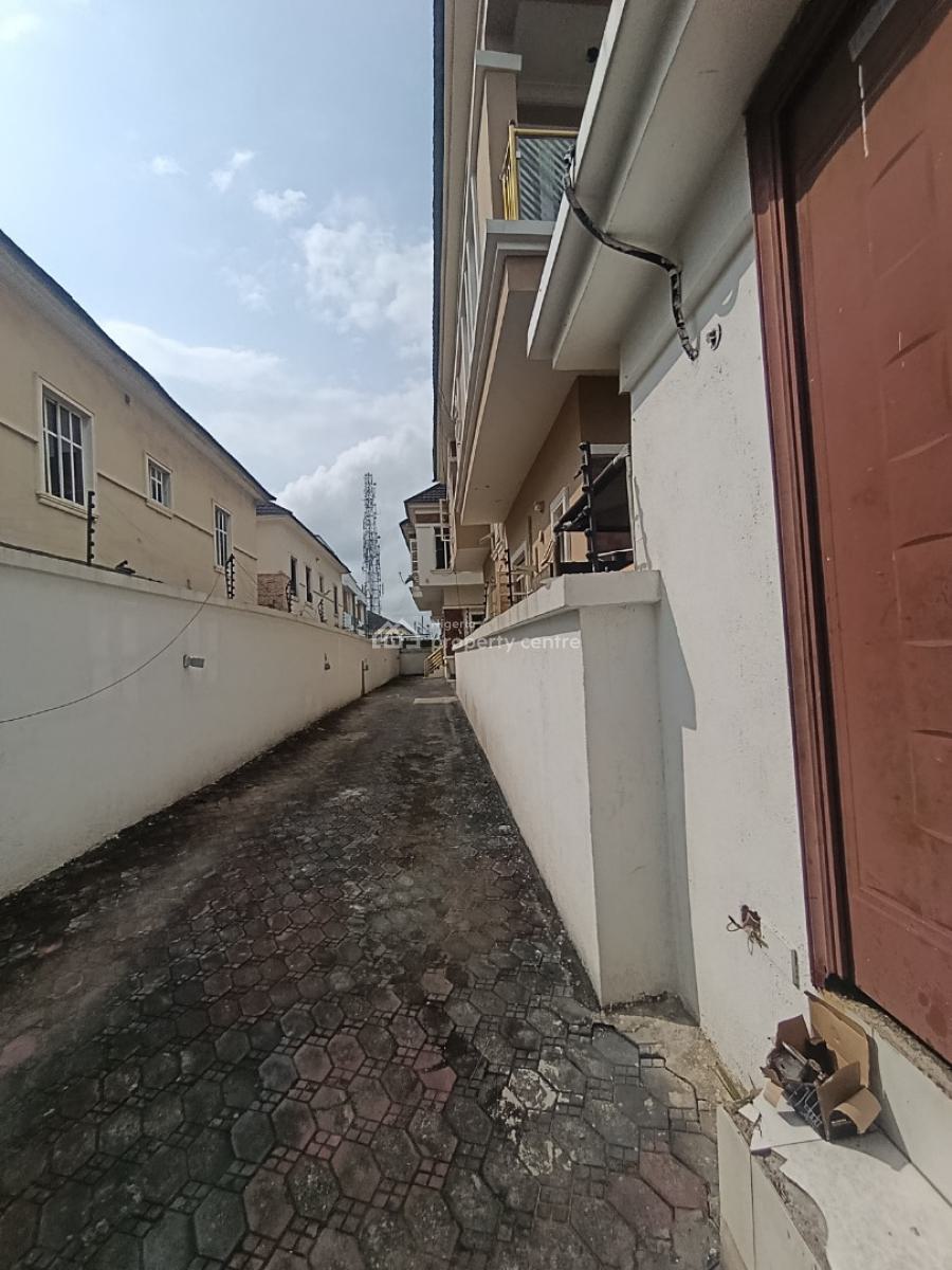 a Room Shared Fitted Kitchen at Chevy View Estate, Chevy View Estate Chevron Drive 🔰, Lekki, Lagos, Self Contain (single Rooms) for Rent