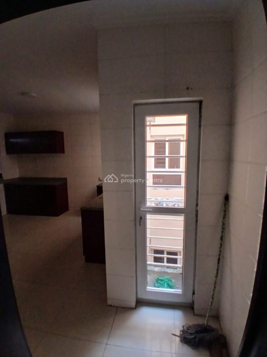 Serviced 3 Bedroom Flat with Penthouse, Cadogan Estate, Osapa, Lekki, Lagos, Flat / Apartment for Rent