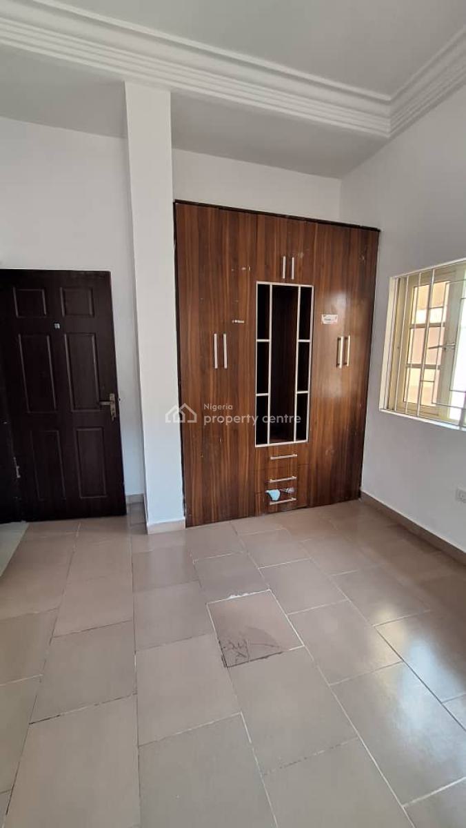 3bedroom Apt with Bq, Lekki Phase 1, Lekki, Lagos, Commercial Property for Rent