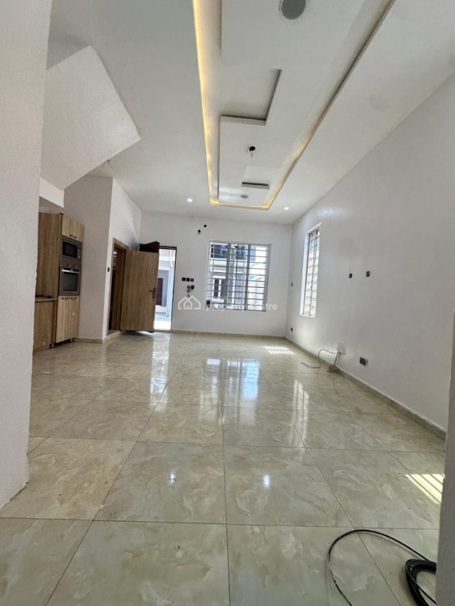 Downstairs  Mini Flat with Open Plan Kitchen { Video}, Royal Pine Gate 3 Orchid Road, Lekki, Lagos, Mini Flat (room and Parlour) for Rent