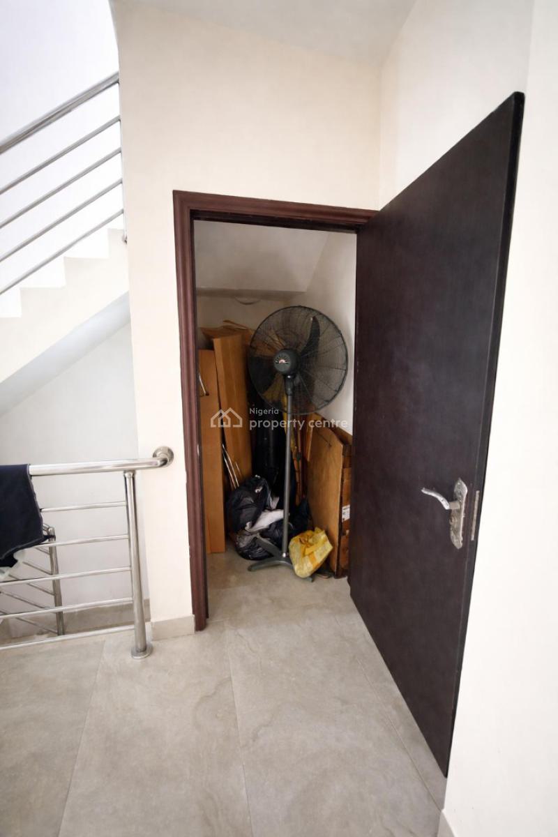 Superb 4-bed + Bq Semi-detached Duplex.occupied.in Own Gated Compound, Admiralty Homes Estate, Alpha Beach Road, New-road Bustop, Igbo Efon, Lekki, Lagos, Semi-detached Duplex for Sale