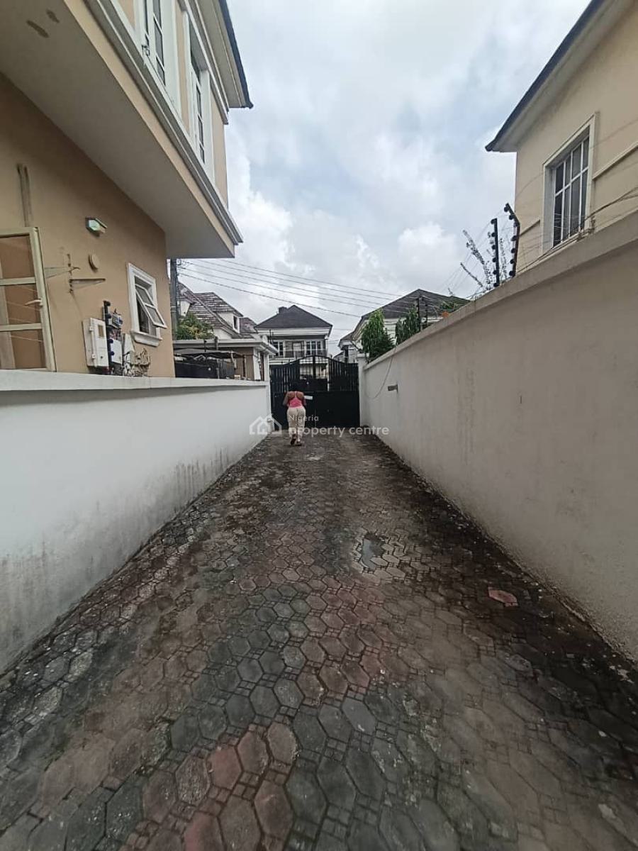 a Standard Bq Apartment with Shared Kitchen, Chevron Drive, Lekki, Lagos, Self Contain (single Rooms) for Rent