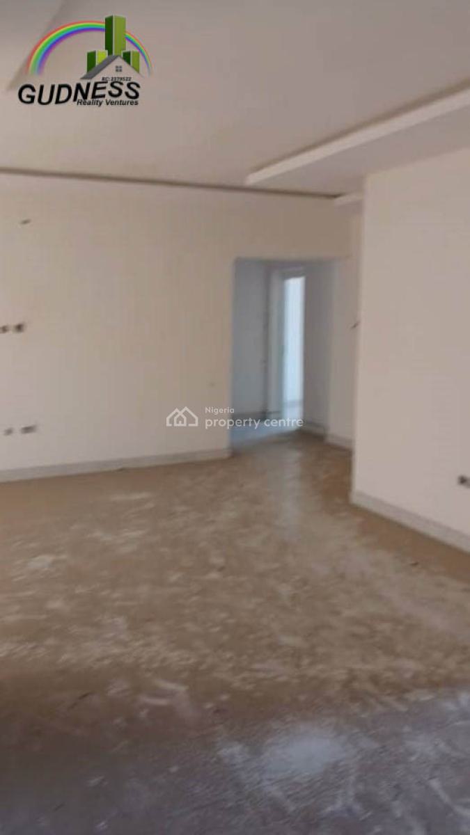 Serviced 3-bedroom En-suite Upstairs Flat with Bq, New Road, Lekki, Lagos, Flat / Apartment for Sale