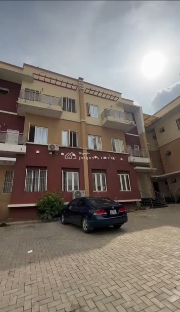 4bedrooms Terrace Duplex, Tarred Road, Guzape District, Abuja, Terraced Duplex for Rent