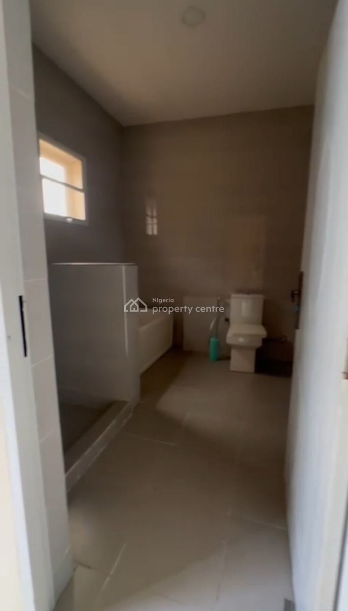 4bedrooms Terrace Duplex, Tarred Road, Guzape District, Abuja, Terraced Duplex for Rent