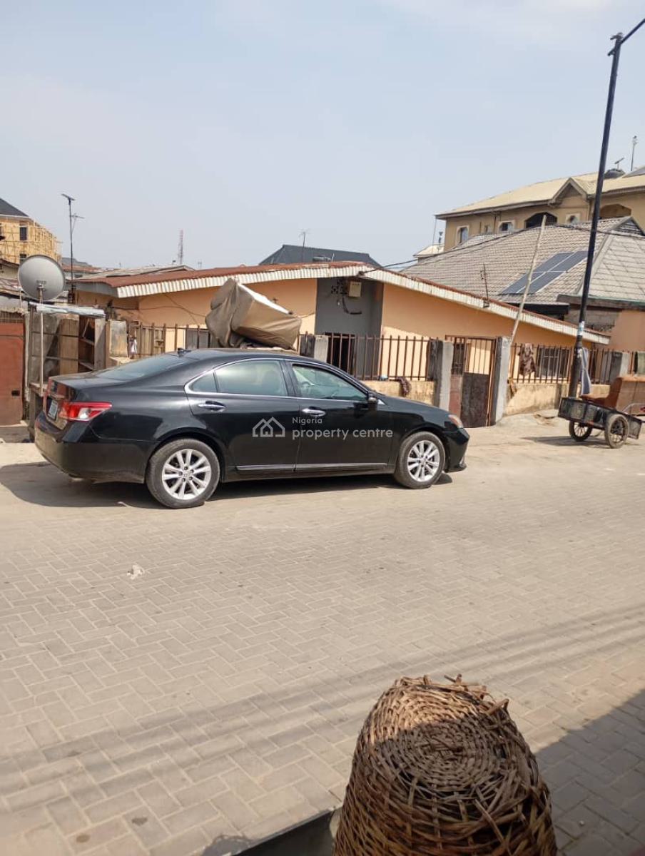 Bungalow on a Full Plot of Land, Dry, Bariga, Shomolu, Lagos, Land for Sale