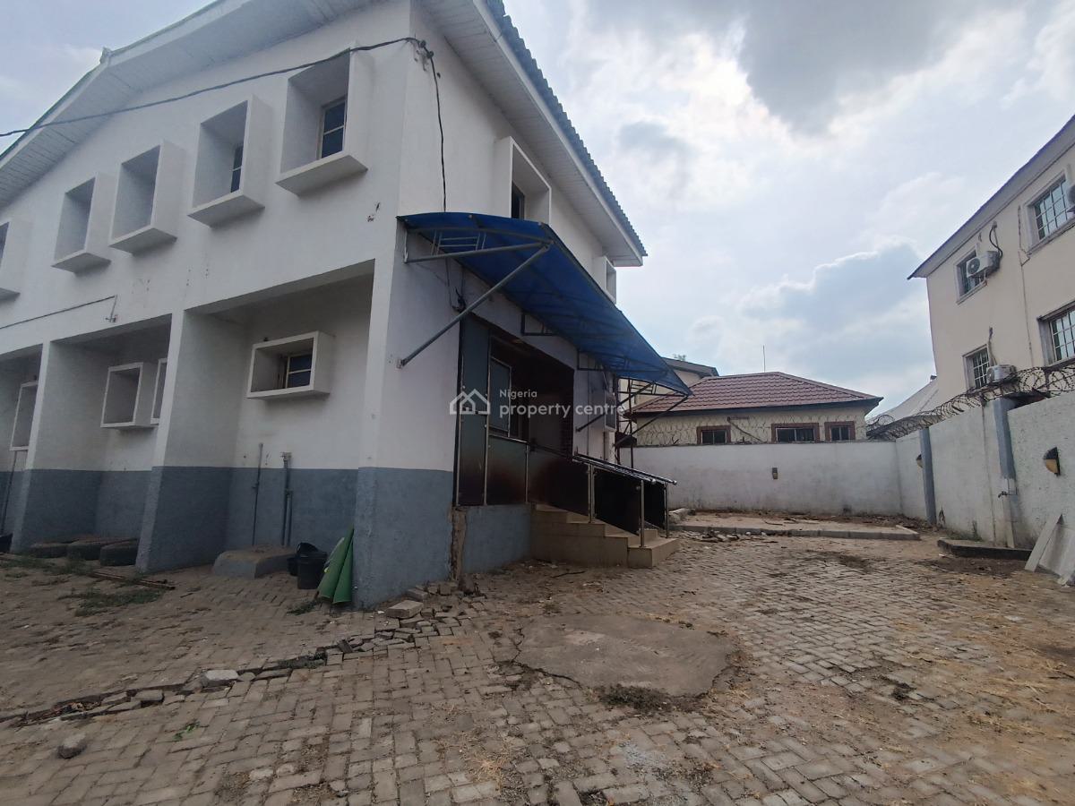 5bedroom Semi Detached Duplex, Wuse, Abuja, Office Space for Rent