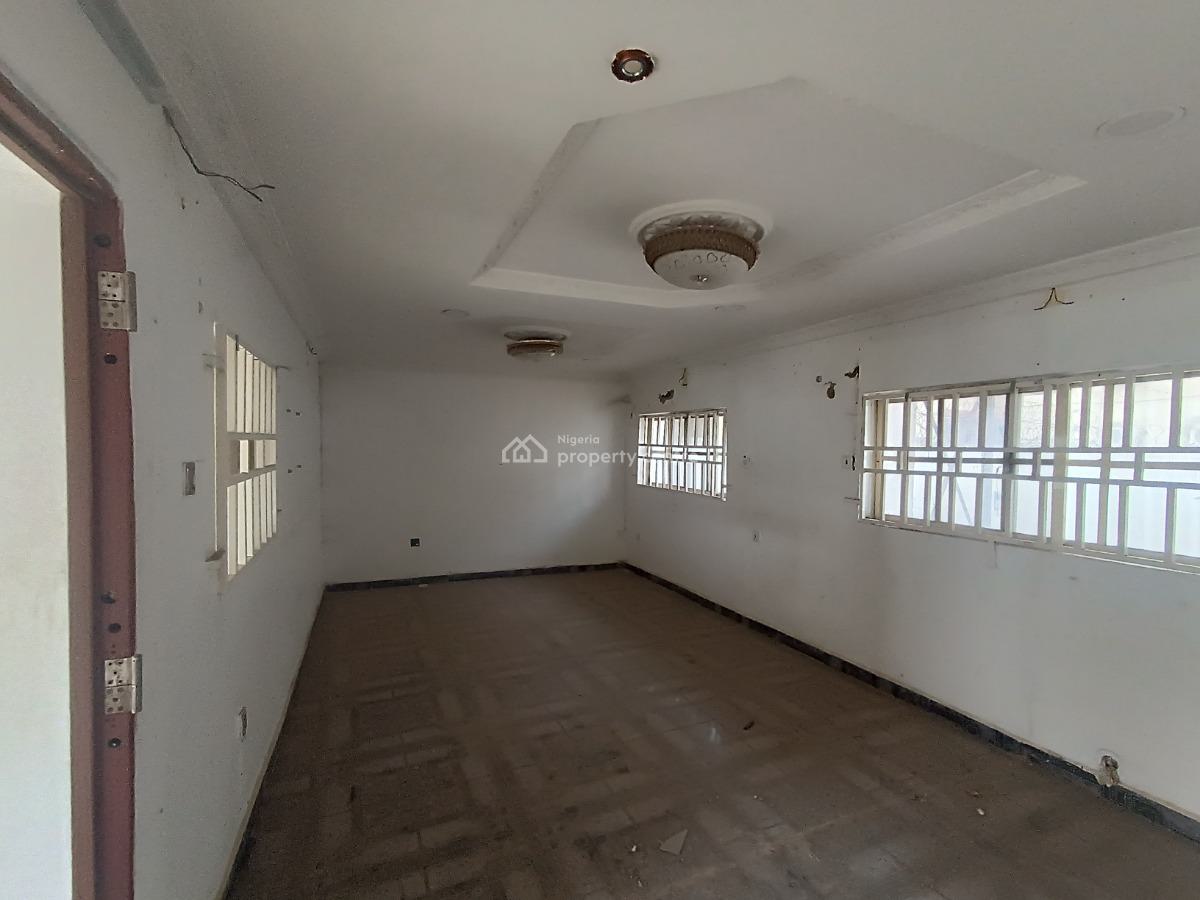 5bedroom Semi Detached Duplex, Wuse, Abuja, Office Space for Rent