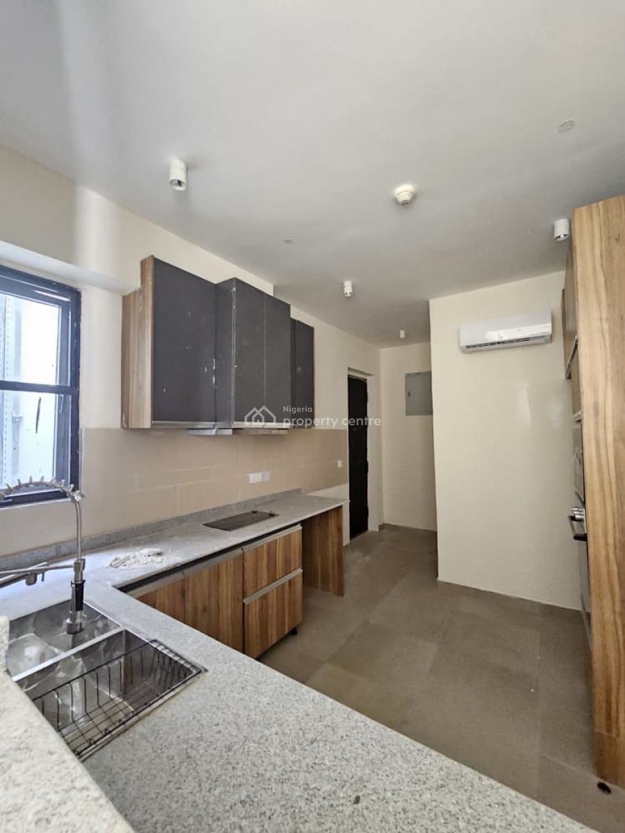 Well Built Spacious 2 Bedroom Apartment with Bq in a Secure Estate, Lekki Phase 1, Lekki, Lagos, Flat / Apartment for Sale