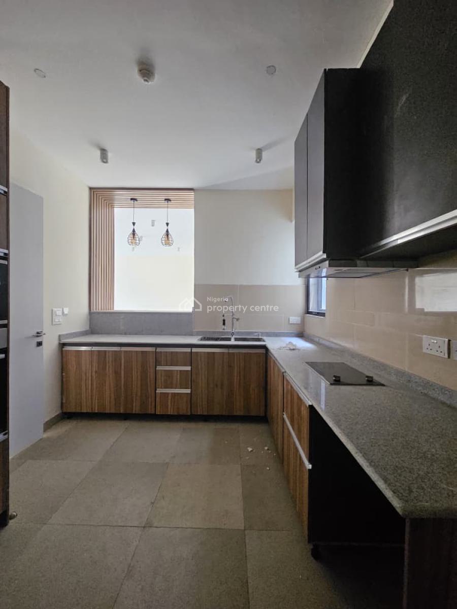 Well Built Spacious 2 Bedroom Apartment with Bq in a Secure Estate, Lekki Phase 1, Lekki, Lagos, Flat / Apartment for Sale