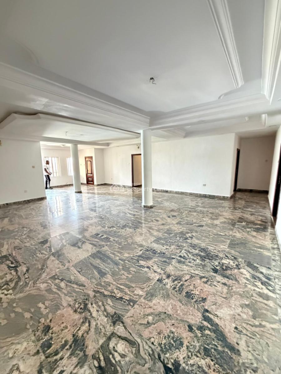 Spacious Serviced 3 Bedrooms with Bq, Lekki Phase 1, Lekki, Lagos, Flat / Apartment for Rent