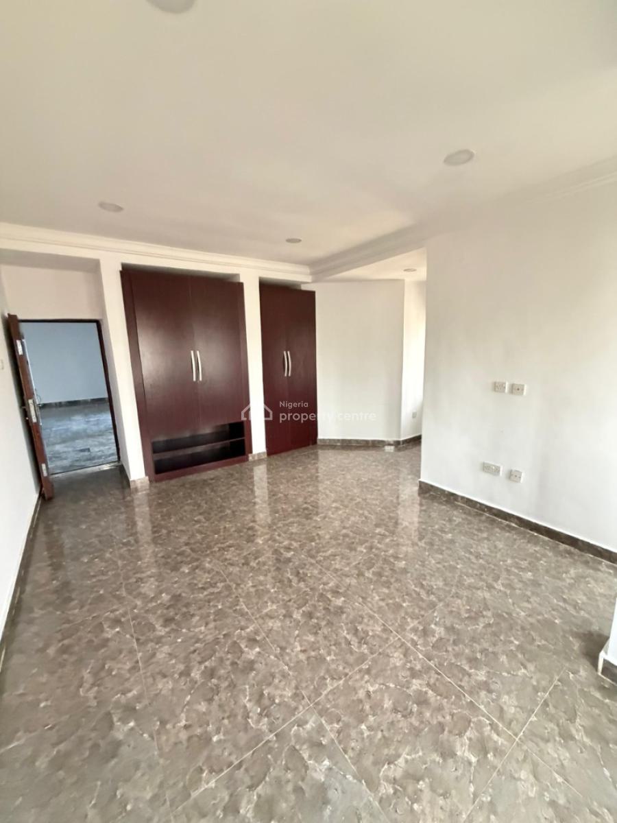 Spacious Serviced 3 Bedrooms with Bq, Lekki Phase 1, Lekki, Lagos, Flat / Apartment for Rent