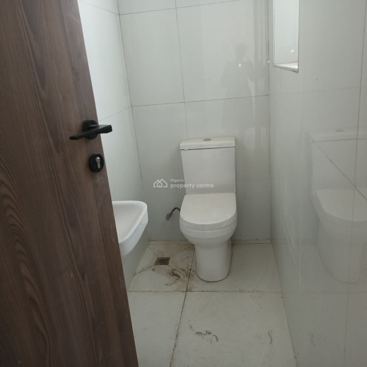 Excellent Located Brand New 2 Bedrooms Apartment, Ikate, Lekki, Lagos, Block of Flats for Sale