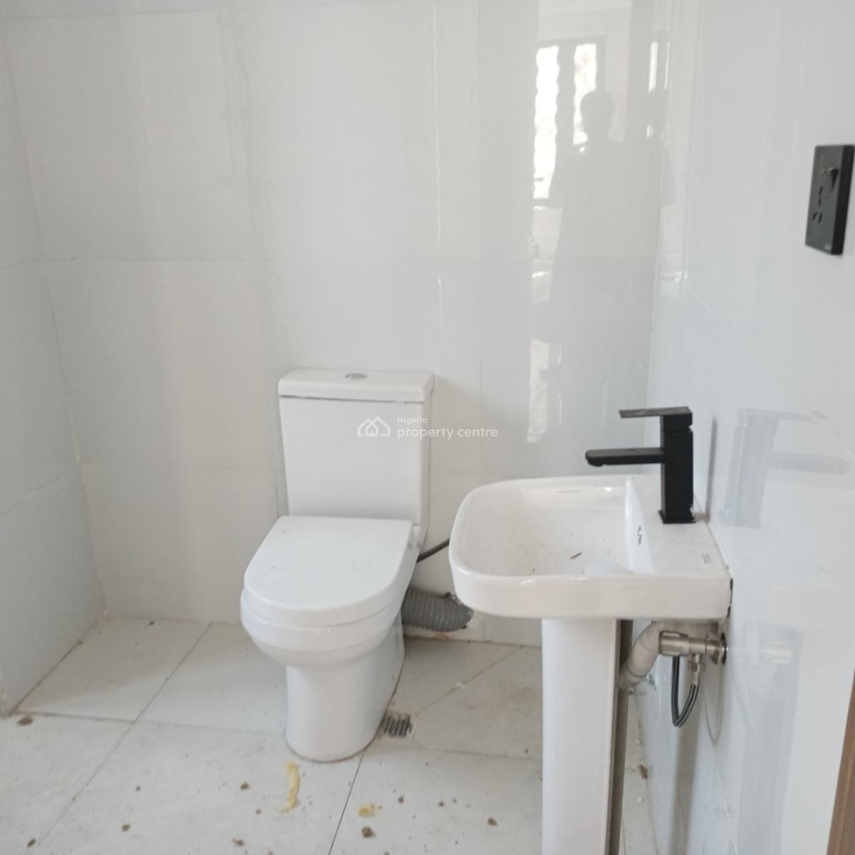 Excellent Located Brand New 2 Bedrooms Apartment, Ikate, Lekki, Lagos, Block of Flats for Sale