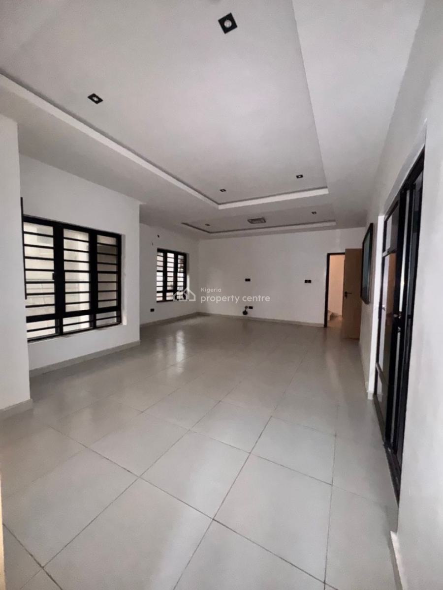 Luxurious 2 Bedroom Apartment, Ologolo, Lekki Phase 1, Lekki, Lagos, Flat / Apartment for Sale