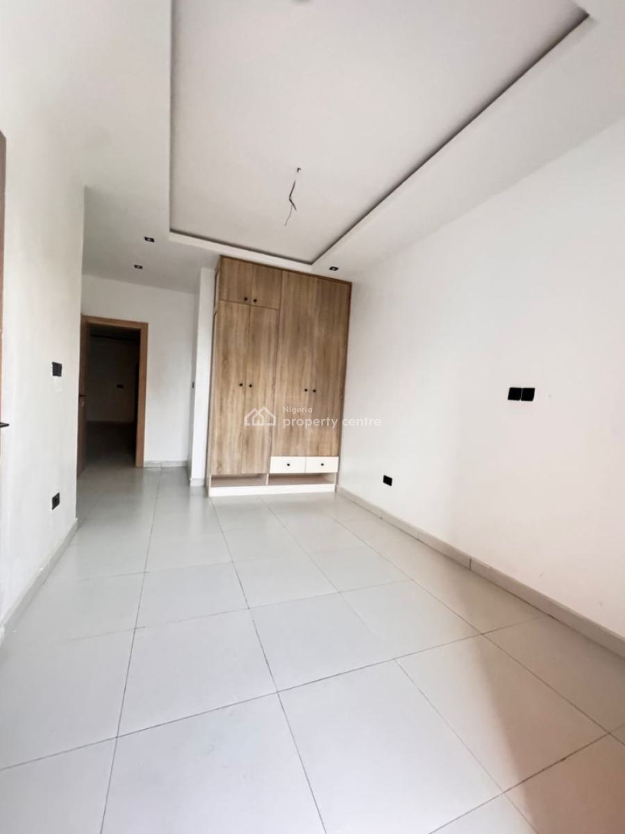 Luxurious 2 Bedroom Apartment, Ologolo, Lekki Phase 1, Lekki, Lagos, Flat / Apartment for Sale