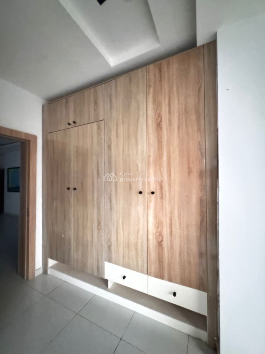 Luxurious 2 Bedroom Apartment, Ologolo, Lekki Phase 1, Lekki, Lagos, Flat / Apartment for Sale