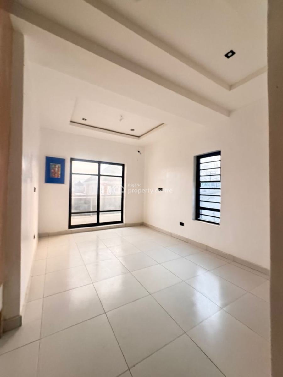 Luxurious 2 Bedroom Apartment, Ologolo, Lekki Phase 1, Lekki, Lagos, Flat / Apartment for Sale