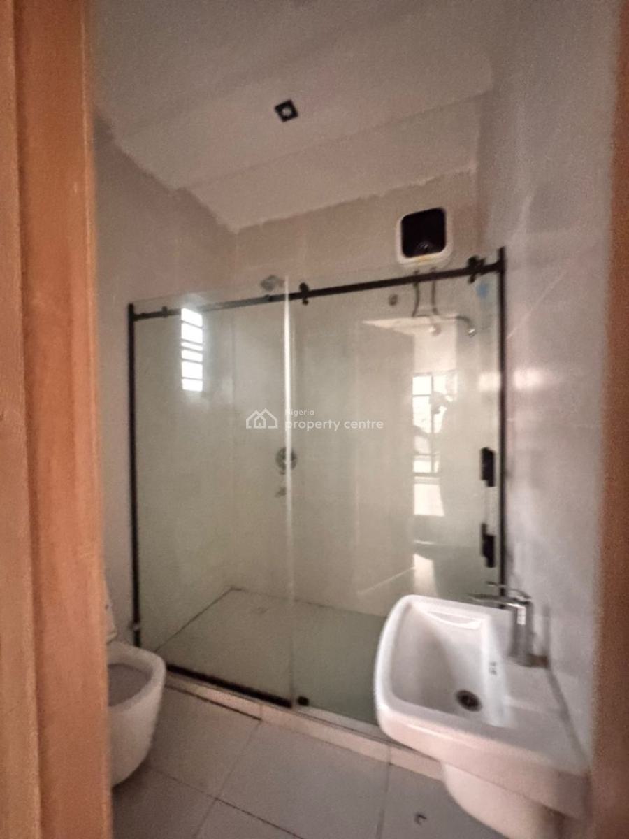 Luxurious 2 Bedroom Apartment, Ologolo, Lekki Phase 1, Lekki, Lagos, Flat / Apartment for Sale