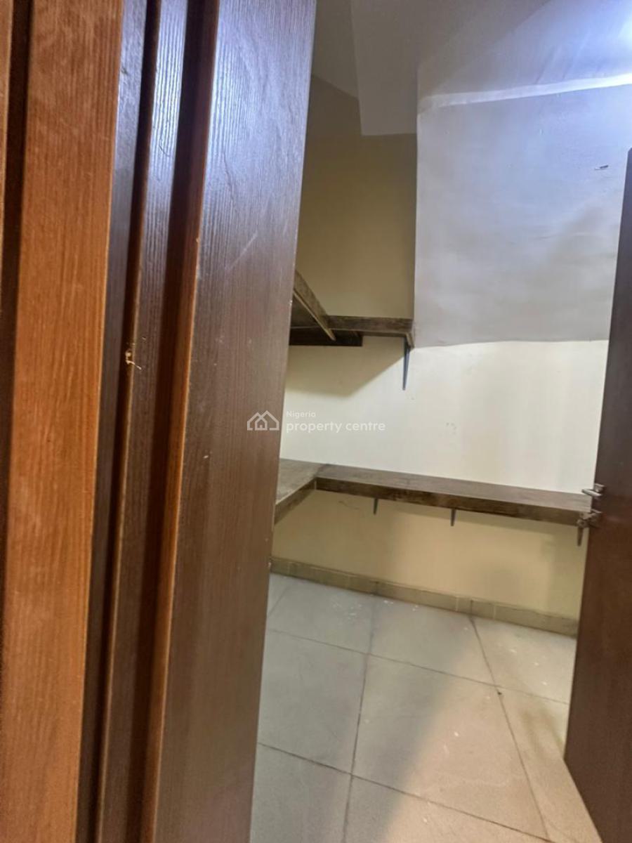 4bedrooms Terrace Duplex, Tarred Road, Guzape District, Abuja, Terraced Duplex for Rent