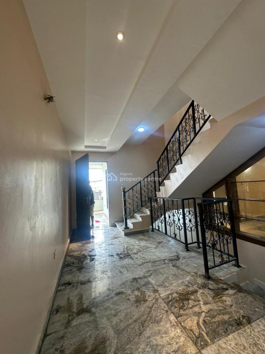 4bedrooms Terrace Duplex, Tarred Road, Guzape District, Abuja, Terraced Duplex for Rent