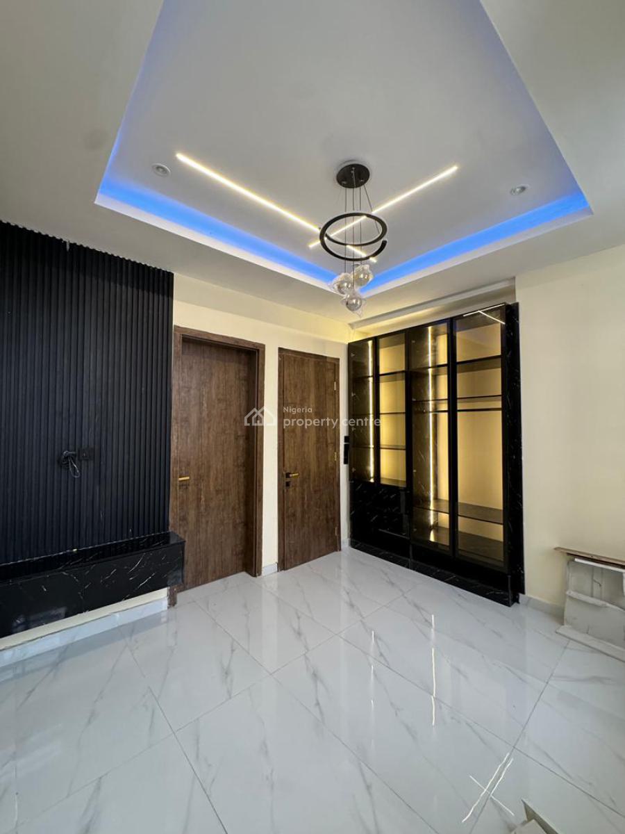 3 Bedrooms Apartment with Bq, Lekki Phase 1, Lekki, Lagos, Flat / Apartment for Sale