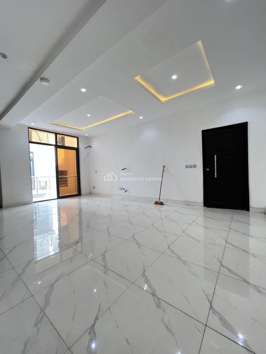 Contemporary  3 Bedroom Apartment Suitable for Investment, Lekki Phase 1, Lekki, Lagos, Flat / Apartment for Sale