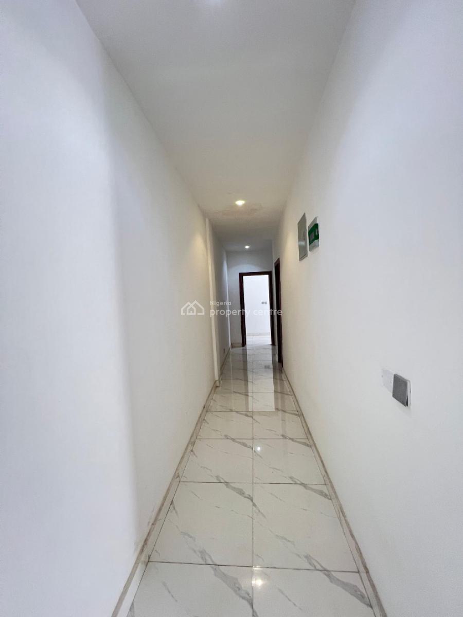 Contemporary  3 Bedroom Apartment Suitable for Investment, Lekki Phase 1, Lekki, Lagos, Flat / Apartment for Sale