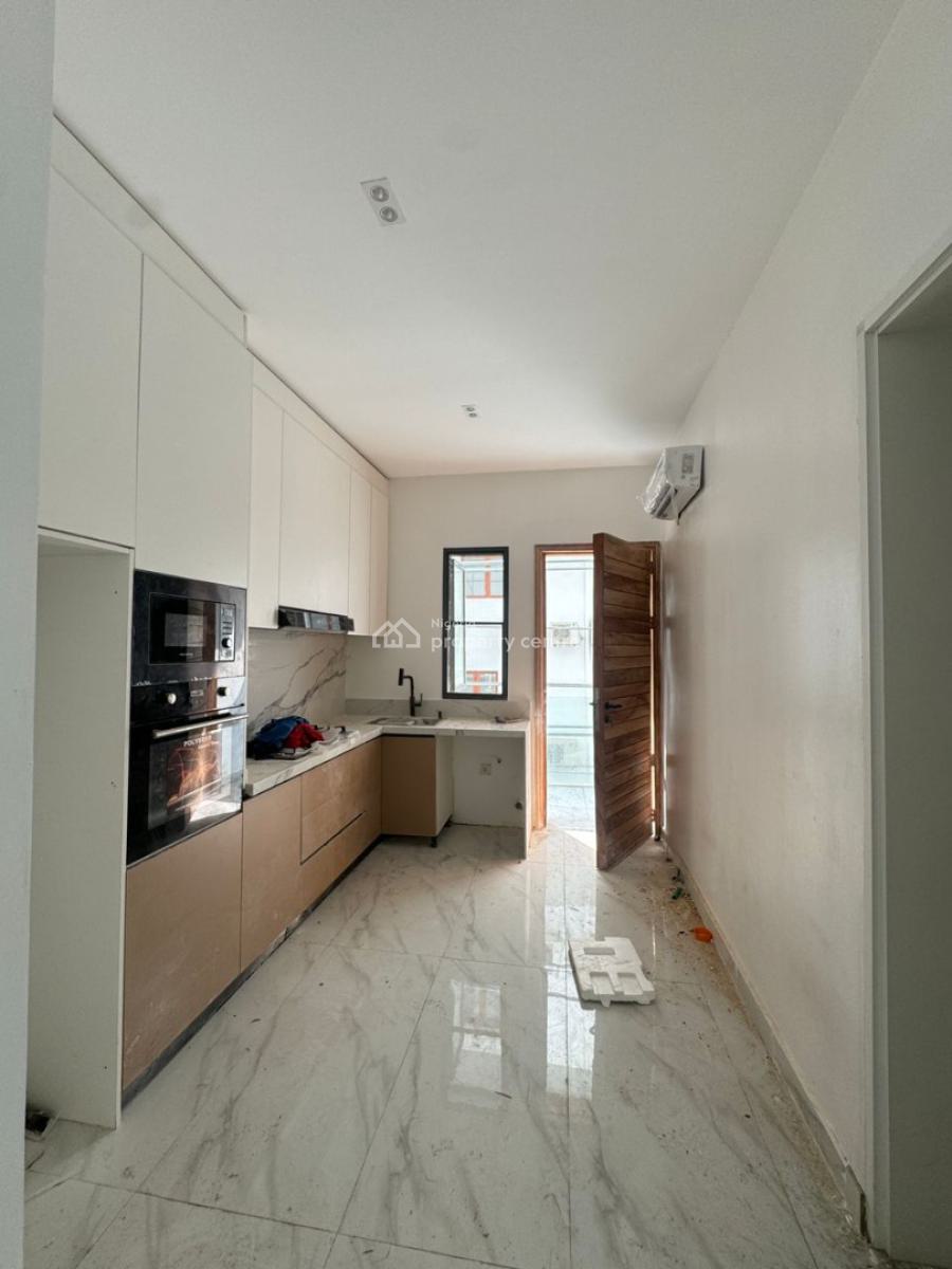 2 Bedroom Apartments, Lekki Phase 1, Lekki, Lagos, Flat / Apartment for Sale