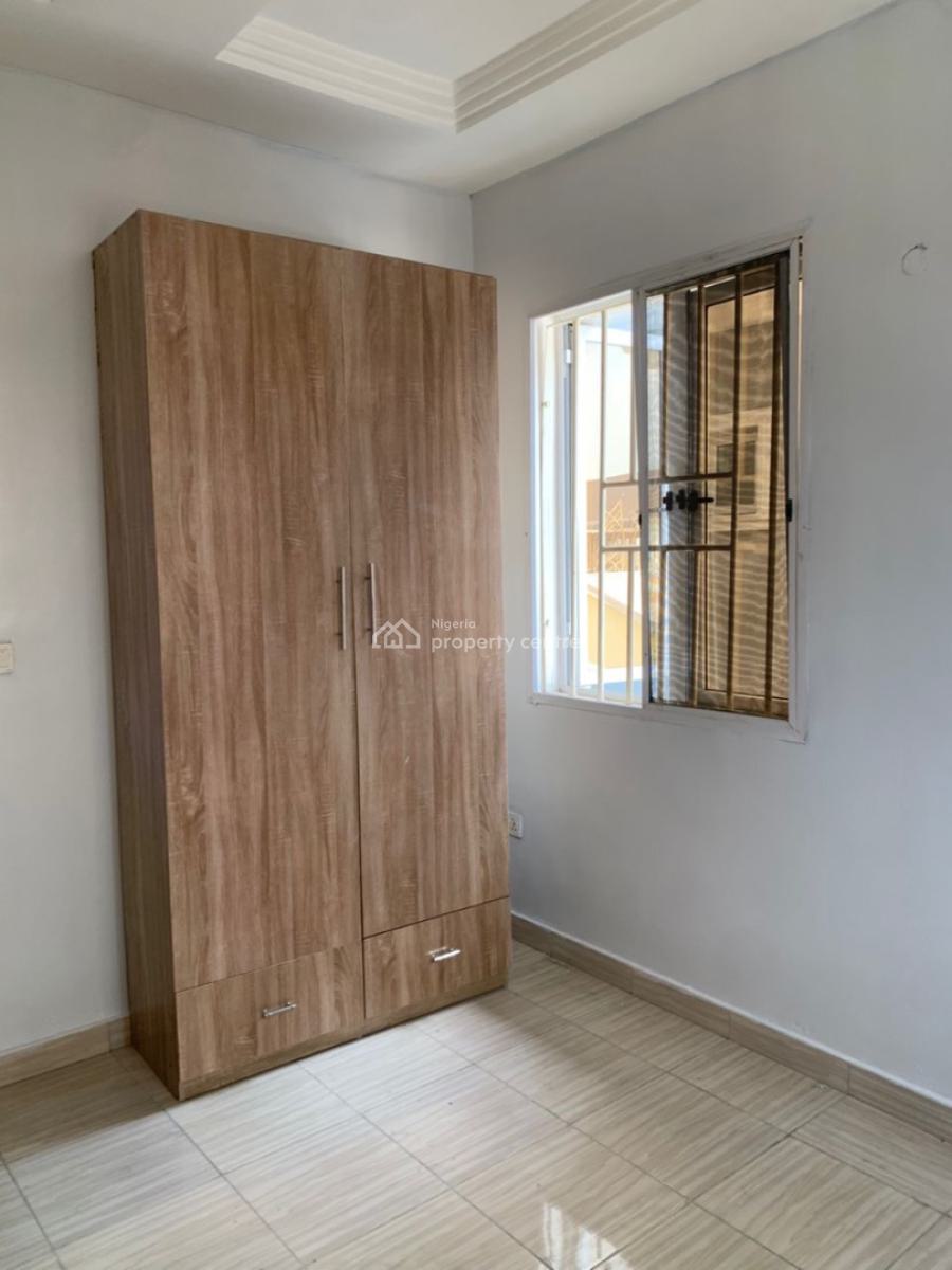 Newley Built 8 Units of 2 Bedroom Flats and 2 Units of 3 Bedroom Penthouse, Off Omorinre Johnson, Lekki Phase 1, Lekki, Lagos, Flat / Apartment for Sale