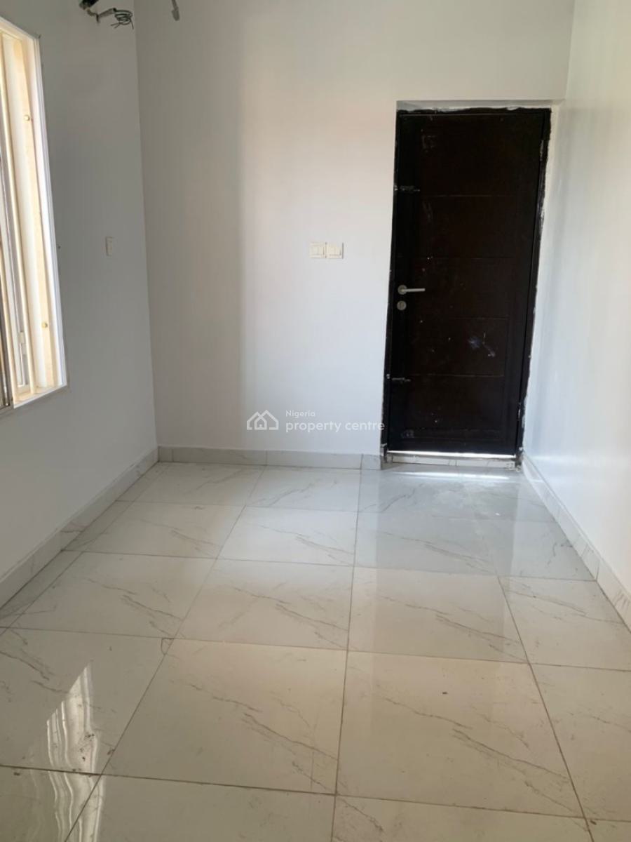 Newley Built 8 Units of 2 Bedroom Flats and 2 Units of 3 Bedroom Penthouse, Off Omorinre Johnson, Lekki Phase 1, Lekki, Lagos, Flat / Apartment for Sale