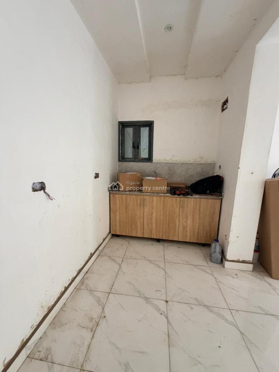 Well Positioned Studio Apartment in a Serene Neighborhood, Very Good Apartment for Lease and Shortlet , Sabo Yaba, Sabo, Yaba, Lagos, Flat / Apartment for Sale