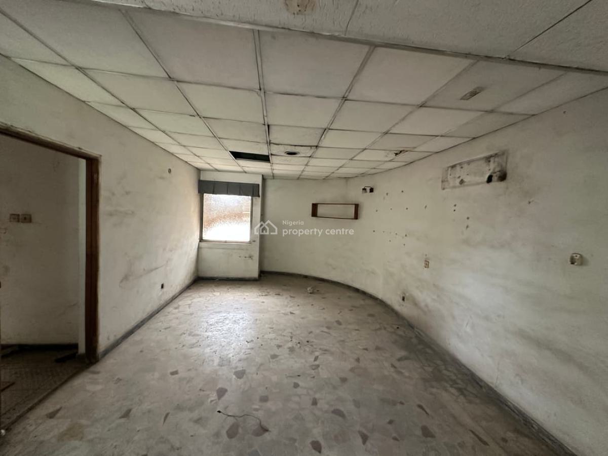 6-bedroom Duplex Detache 3,500sqm,oshodi-isolo,lagos Nigeria, Adekunle Fajuyi Way ,oshodi-isolo, Lagos, Oshodi, Lagos, Detached Duplex for Sale