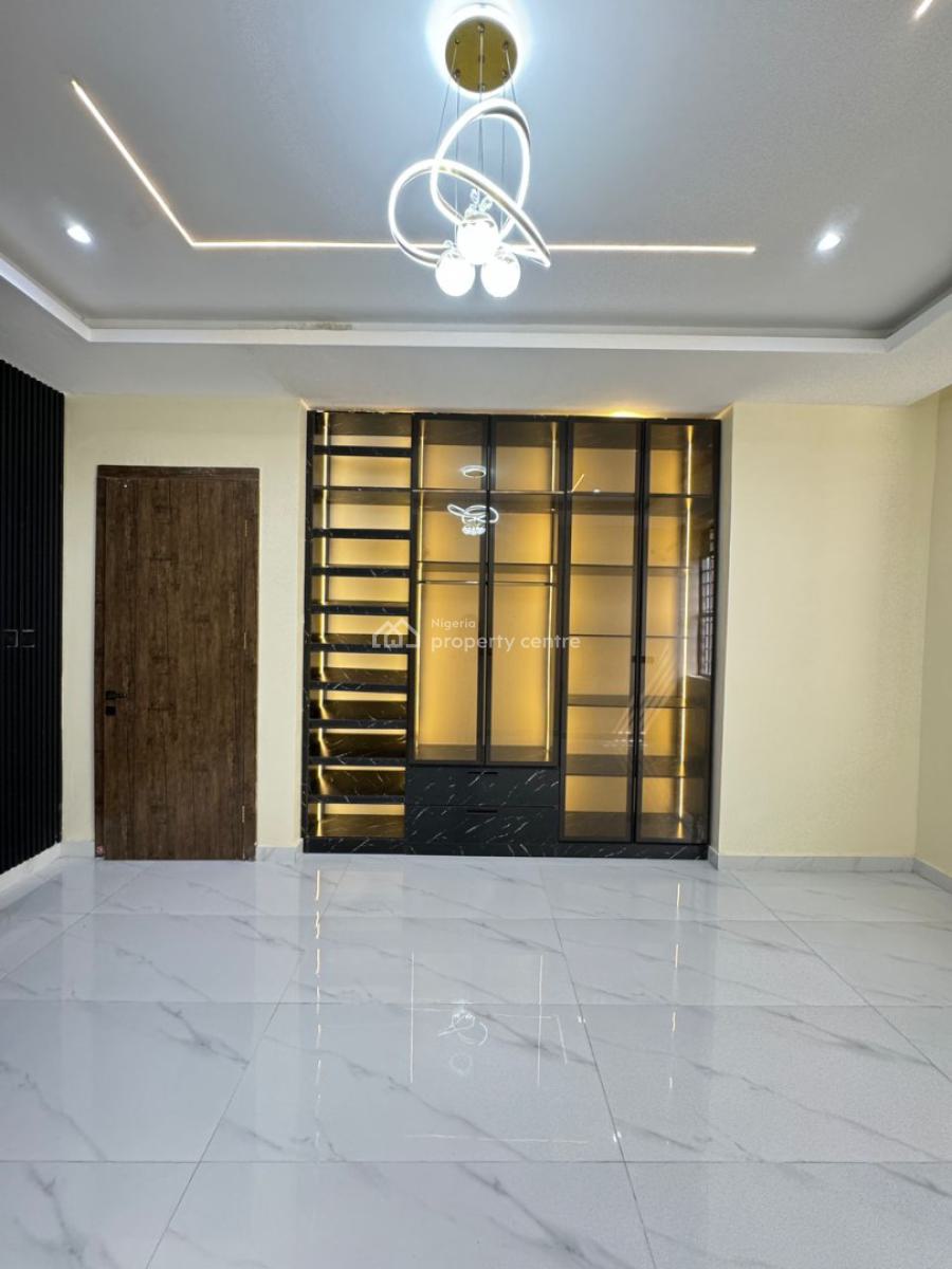 2 Bedroom Apartment with Bq, Lekki Phase 1, Lekki, Lagos, Flat / Apartment for Sale