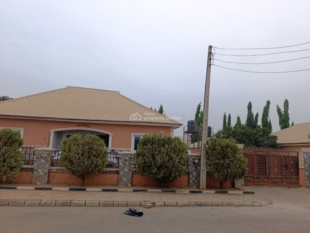 3 Bedroom Bungalow, Lugbe Airport Road, Lugbe District, Abuja, Detached Bungalow for Sale