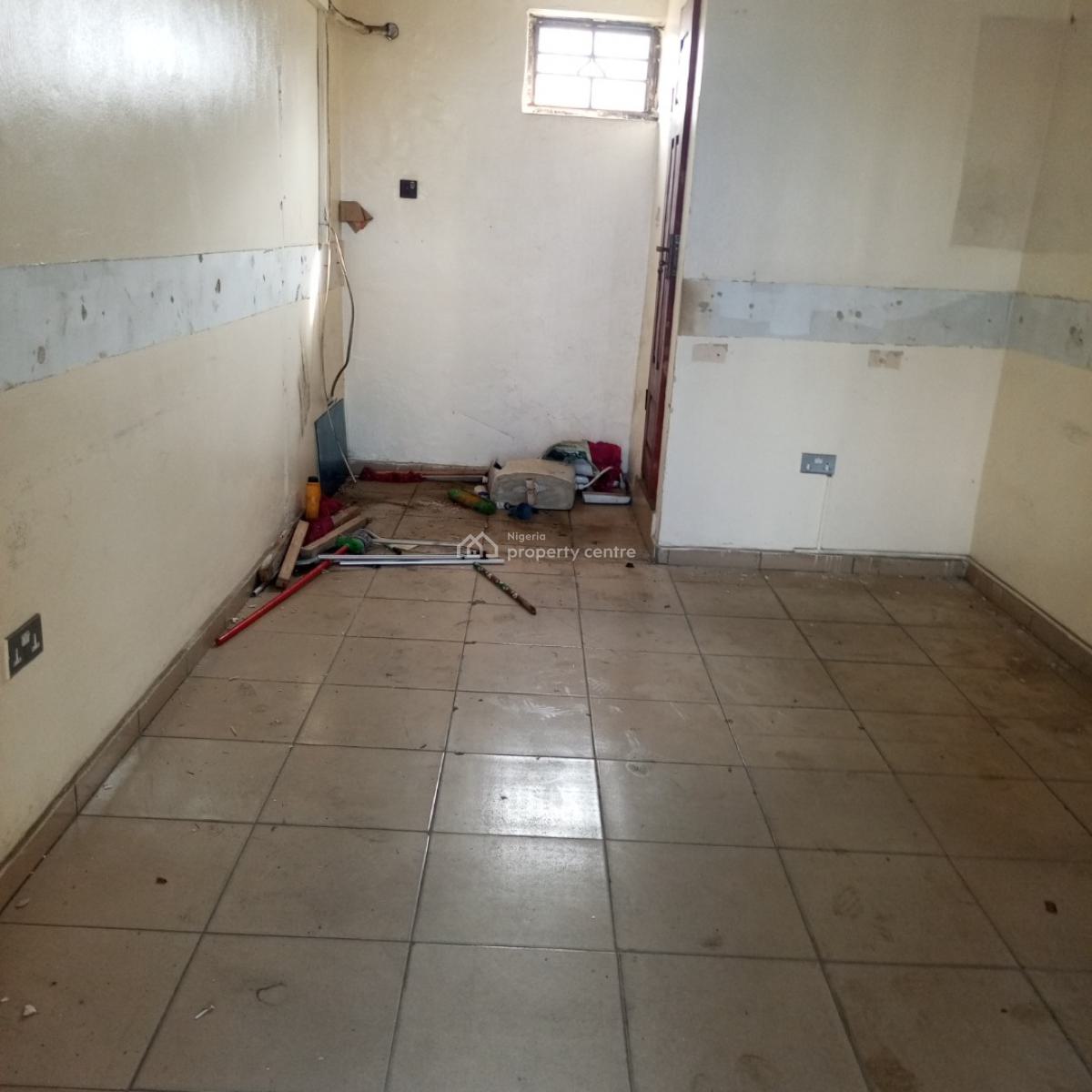 Sharp Shop with Private Toilet Facing Ado Road, Ado Road Ajah-lekki, Ajah, Lagos, Shop for Rent