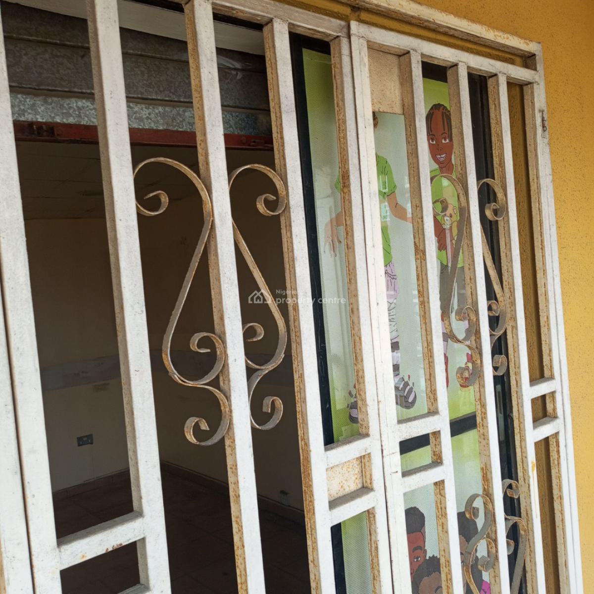 Sharp Shop with Private Toilet Facing Ado Road, Ado Road Ajah-lekki, Ajah, Lagos, Shop for Rent