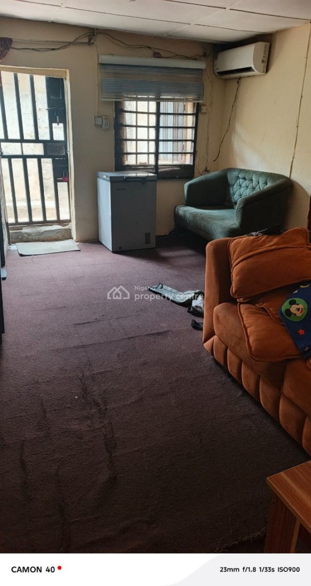 Self Contain with Kitchen and Toilet, Dakibui, Jabi, Abuja, Self Contain (single Rooms) for Rent