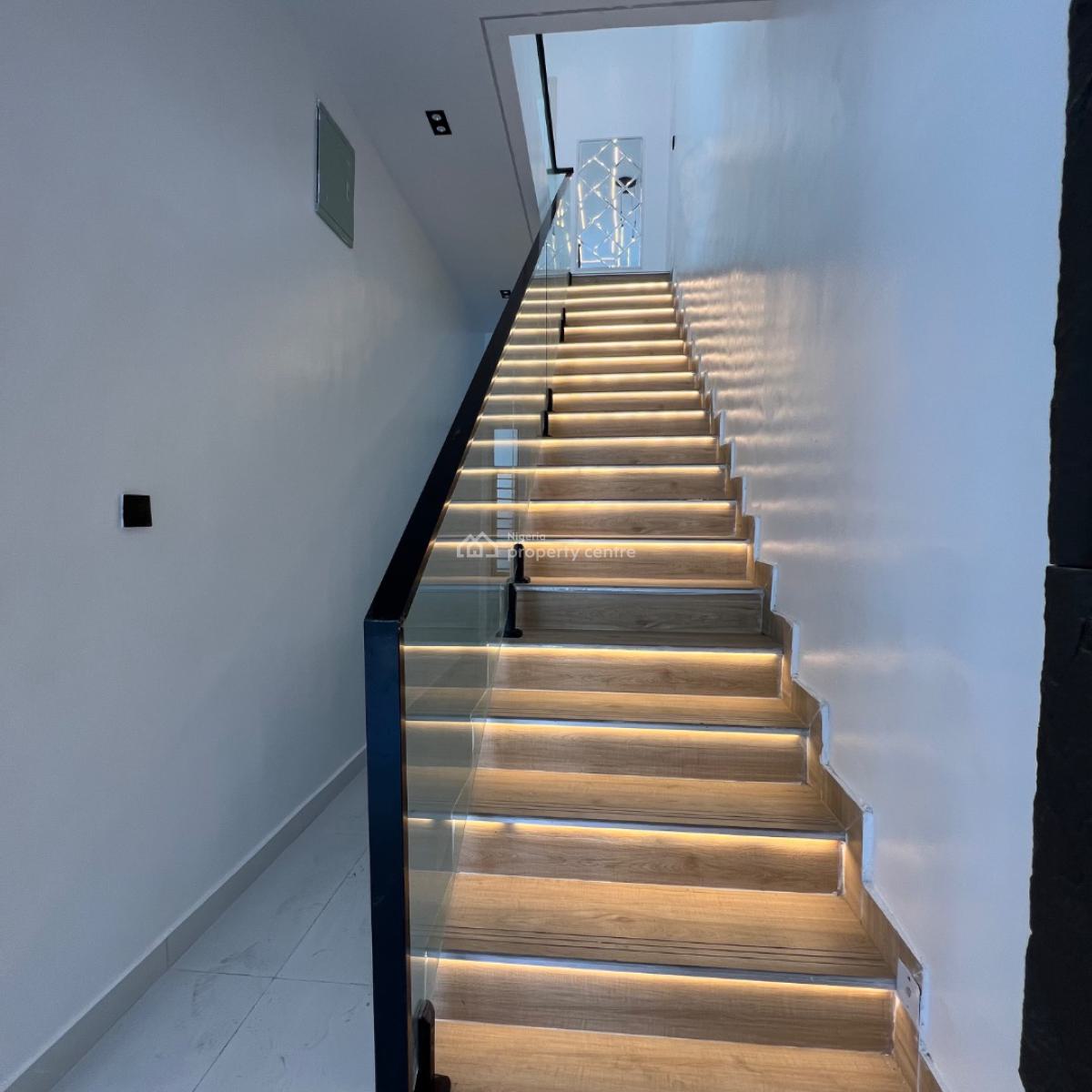 4 Bed  190 Million, Ikota, Lekki, Lagos, Semi-detached Duplex for Sale