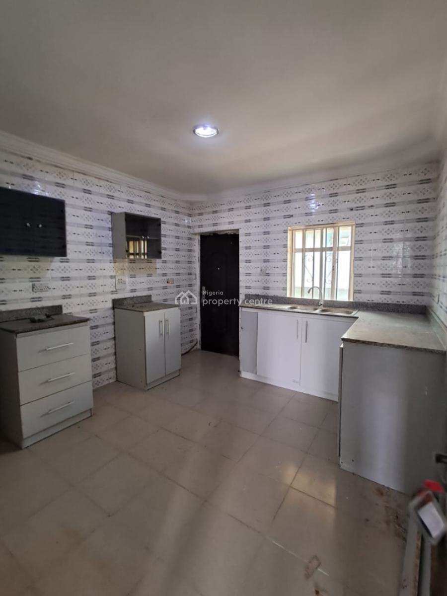 Renovated 3bedroom Flat (first Floor), Spg Road Ologolo, Lekki, Lagos, Flat / Apartment for Rent