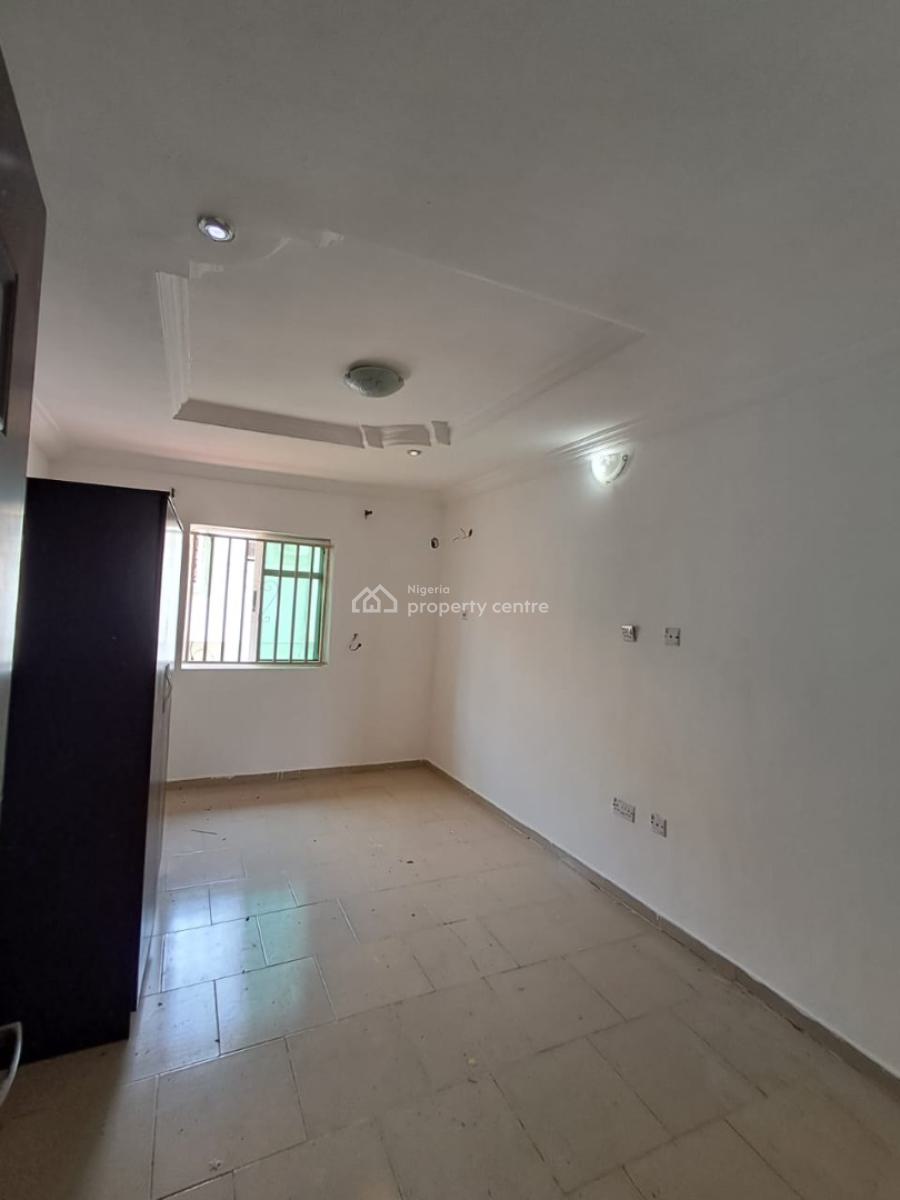 Renovated 3bedroom Flat (first Floor), Spg Road Ologolo, Lekki, Lagos, Flat / Apartment for Rent