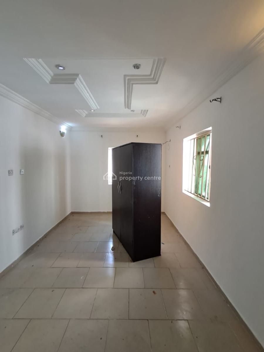 Renovated 3bedroom Flat (first Floor), Spg Road Ologolo, Lekki, Lagos, Flat / Apartment for Rent