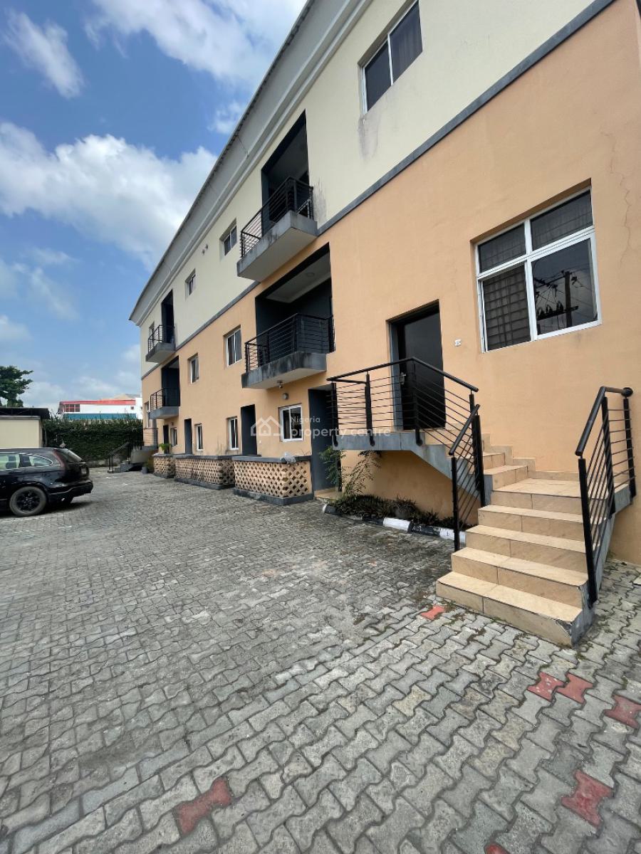 Mini Flat, Off Admiralty Way, Lekki Phase 1, Lekki, Lagos, Mini Flat (room and Parlour) for Rent
