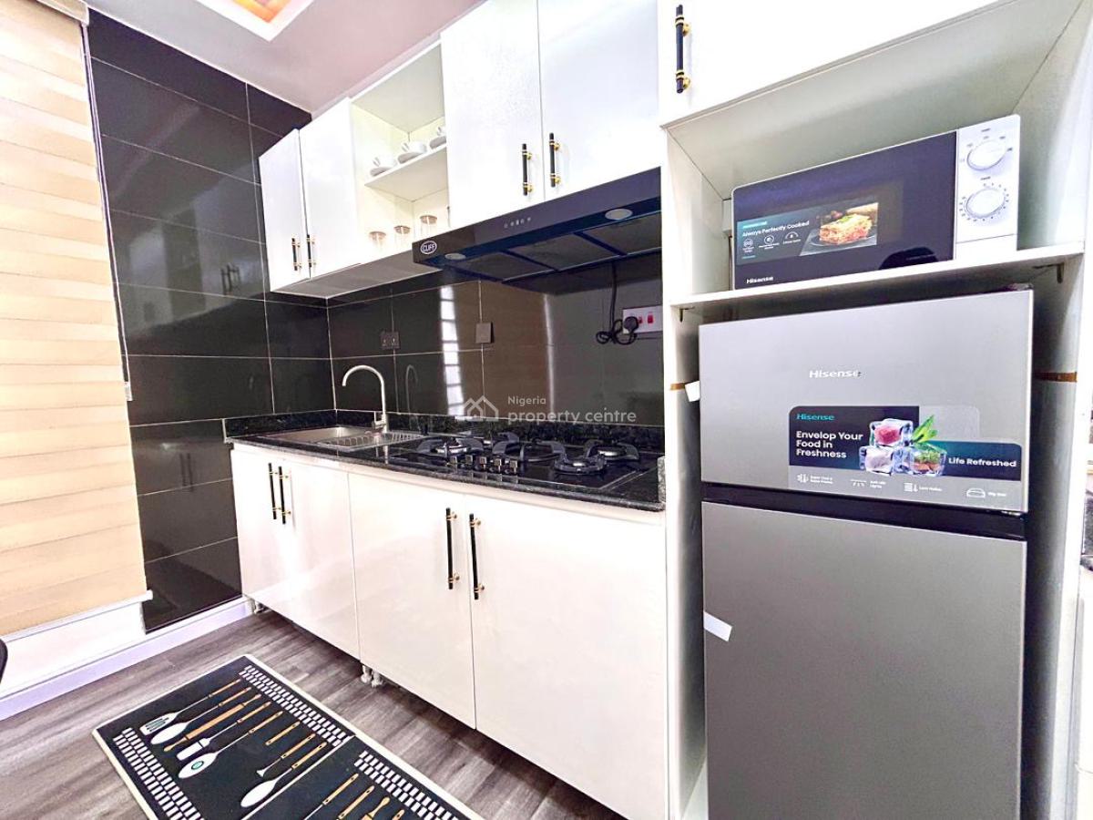 2 Bedrooms Apartment with Snooker Board, Ps5 & Tennis, Lekki Phase 1, Lekki, Lagos, Flat / Apartment Short Let