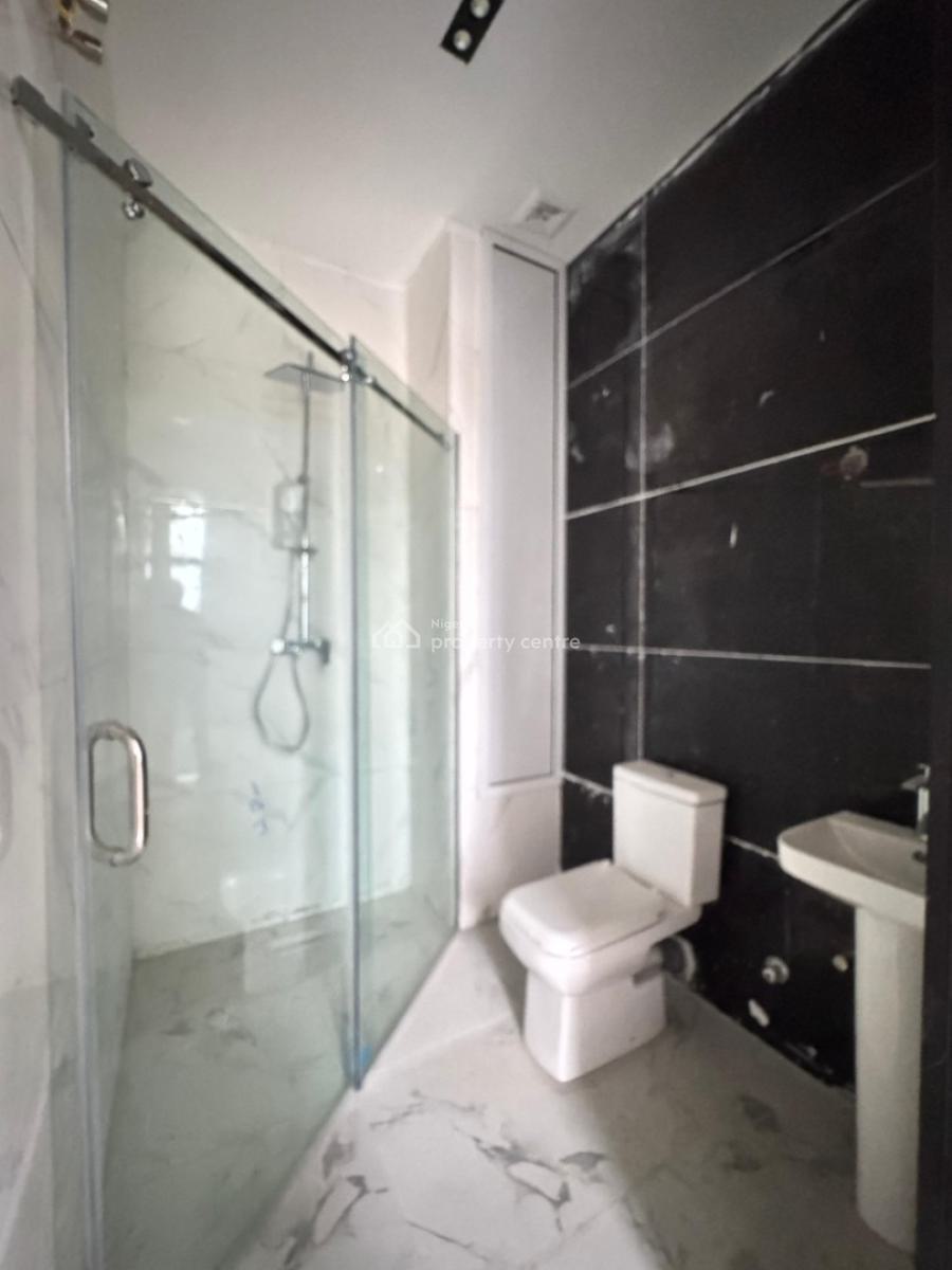 Spacious  1 and 2  Bedroom Apartments, Ologolo, Lekki, Lagos, House for Sale