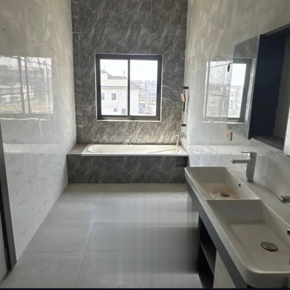 5 Bedrooms Terraced Duplex with Bq, Jahi, Abuja, Terraced Duplex for Sale