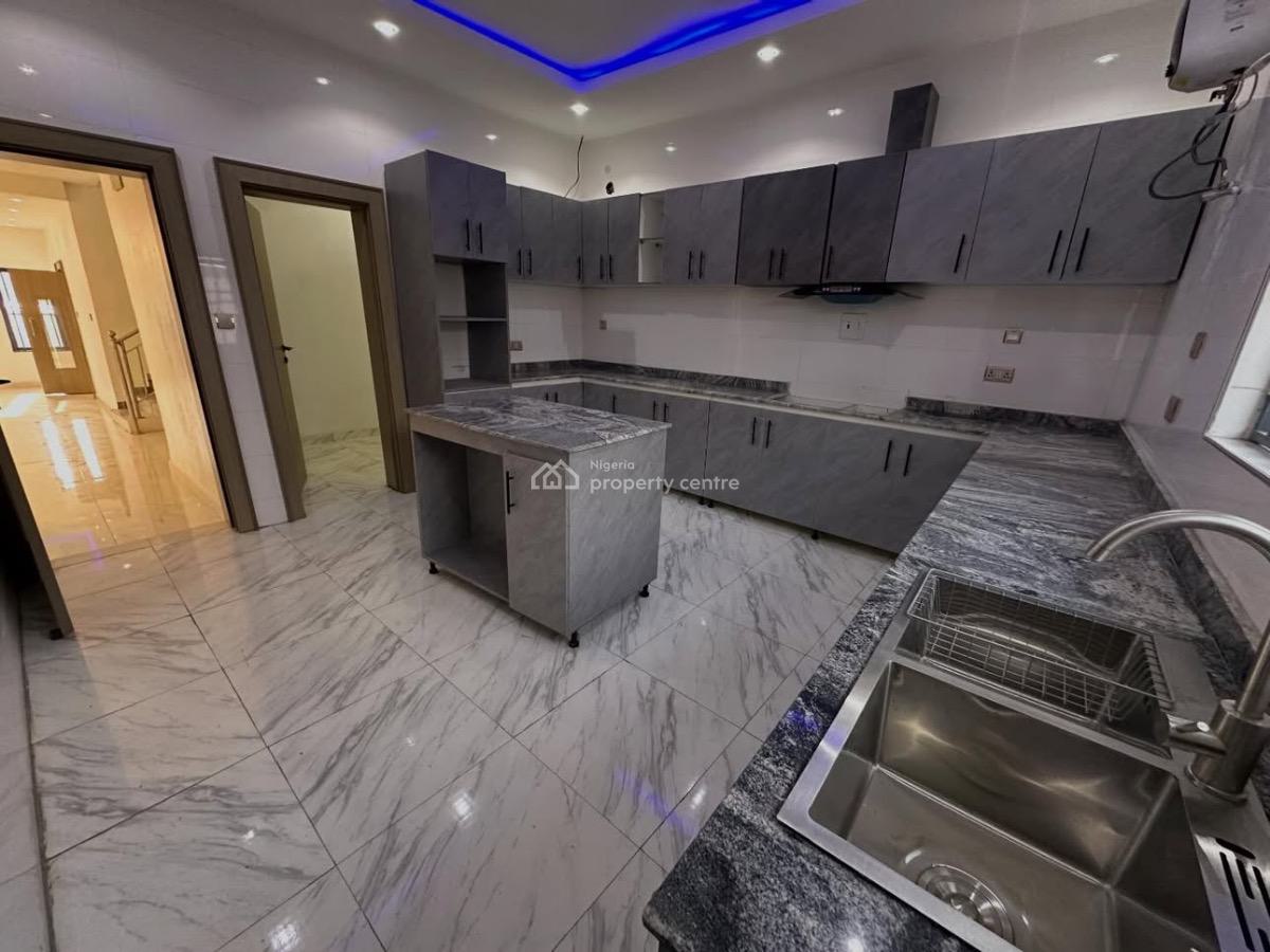 Elegant 4bedroom Detached Duplex with a Bq, Guzape District, Abuja, Detached Duplex for Sale