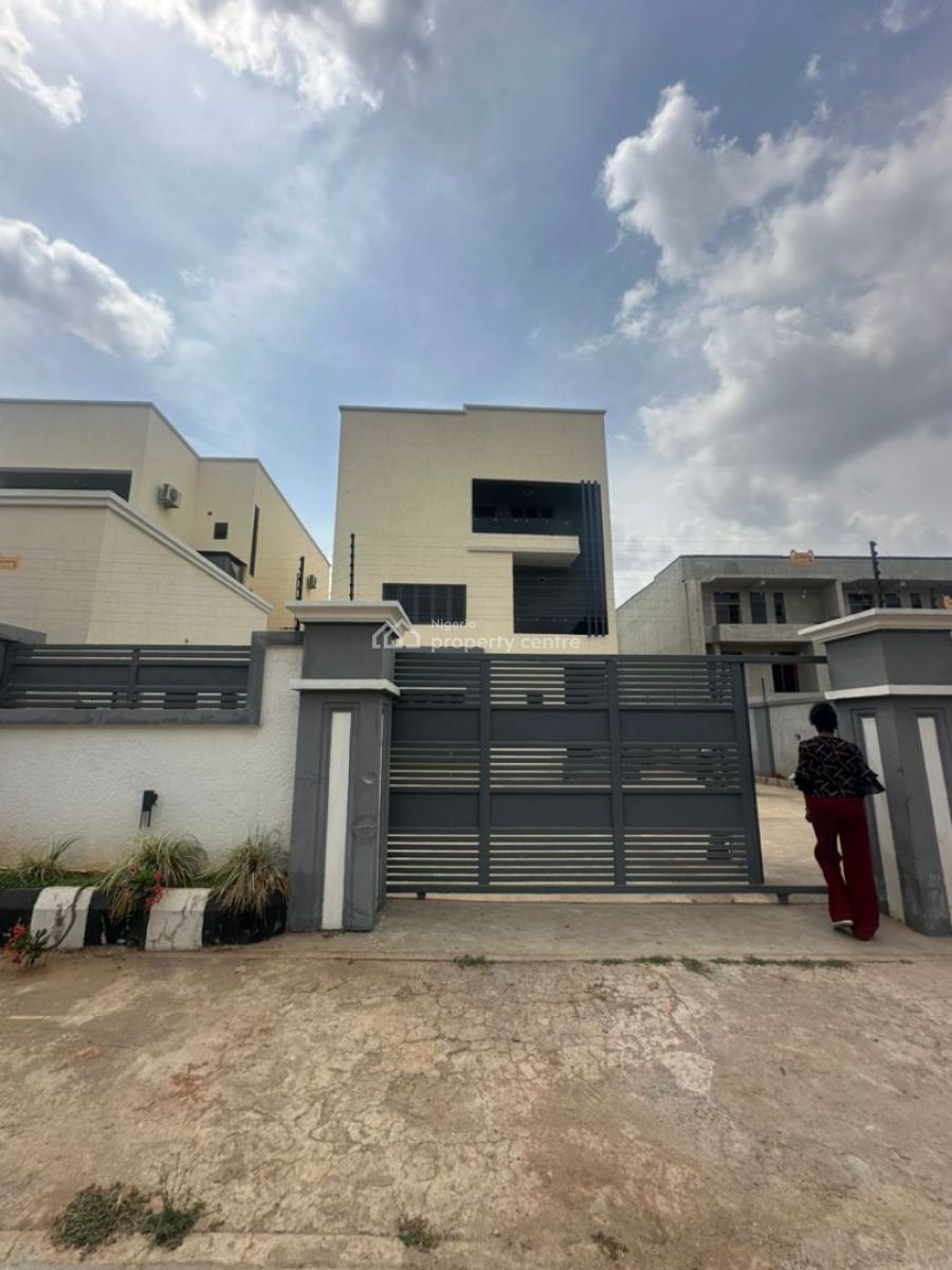 6 Bedrooms Standalone Mansion, Tarred Road, Guzape District, Abuja, Detached Duplex for Rent