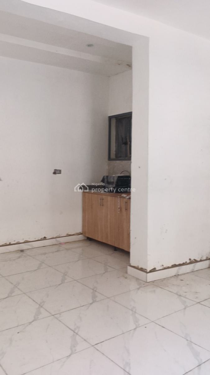 30sqm Open Plan Office Space Available, Montgomery Road, Yaba, Lagos, Office Space for Rent