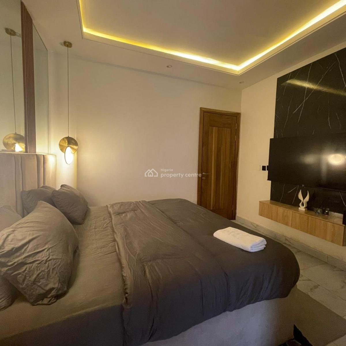 Beautiful  Fully Furnished 1 Bedroom Apartment  with a Swimming Pool, Lekki Phase 1, Lekki, Lagos, Flat / Apartment for Sale